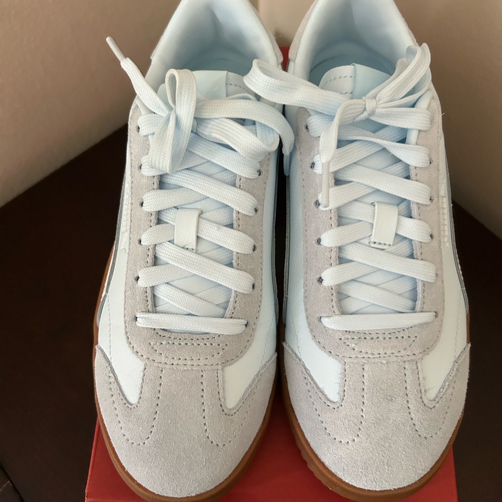 New Puma Sneakers in Light Blue and Gray Sz 6.5